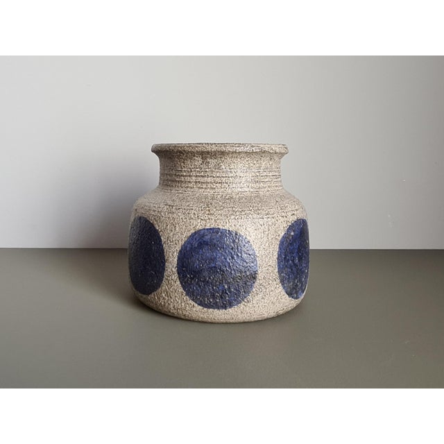 Mid-Century Modern Stoneware Vase with Cobalt Blue Polka Dots, 1960 For Sale - Image 3 of 10