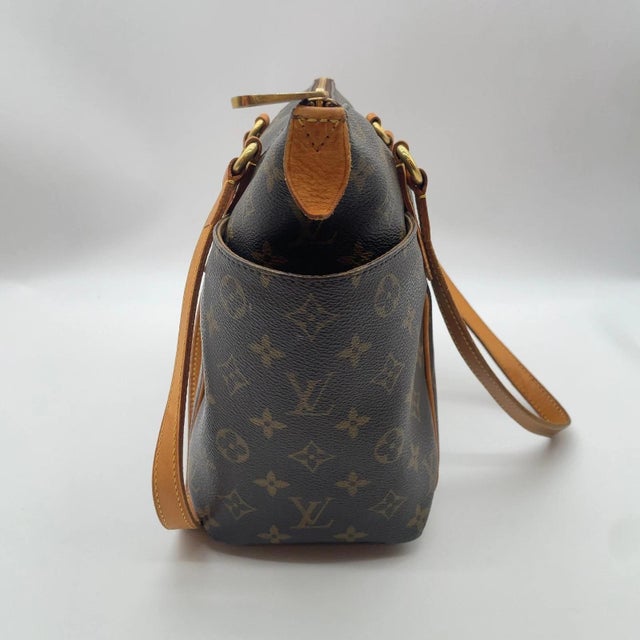 Modern Louis Vuitton Shoulder Bag Tote For Sale - Image 3 of 18