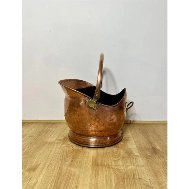 Late 19th Century Antique Victorian Copper Helmet Coal Scuttle, 1880 For Sale - Image 5 of 7