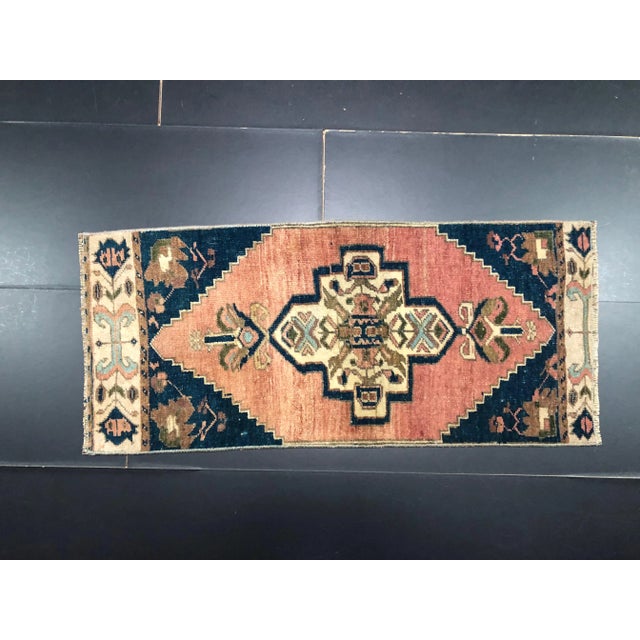 1960s Traditional Turkish Handmade Orange and Blue Small Rug For Sale In Phoenix - Image 6 of 6
