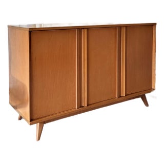 A Mid Century Modern Buffet by Viko Baumritter of New York (The Original Company Behind Ethan Allen), Circa 1960s. For Sale