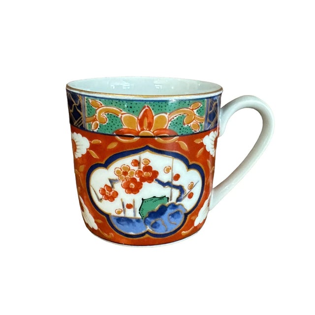 Delicate set of hand-painted Dai Ichi Toki Imari espresso cups and saucers. 4 demitasse cups and 4 saucers are included....