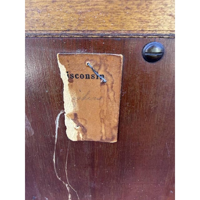 Mid 20th Century Pair of Frederal Style Bowfront Mahogany 1 Drawer Nightstands by Rway Furniture For Sale - Image 14 of 17