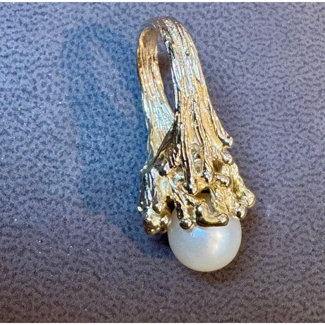 9.5 MM Round Akoya Pearl Ring in 14 Karat Yellow Gold , Size 5.75 For Sale - Image 9 of 18