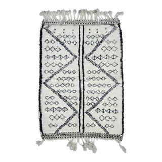 Moroccan Beni Ourain Wool Rug - 5.2 X 3.6 Ft For Sale
