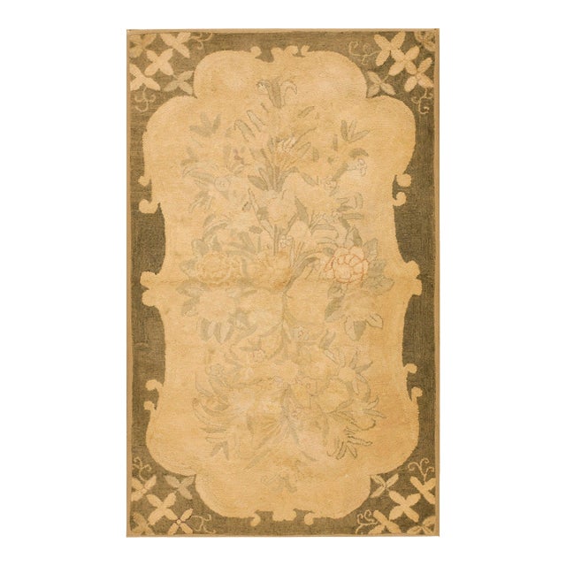 1940s Tan Camel Medallion Folk Art Antique American Hooked Rug 3'4" X 5'7" Handknotted Wool Carpet For Sale