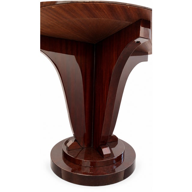 Small Art Deco Coffee Table, 1930, in Very Good conditions. Designed 1920 to 1949