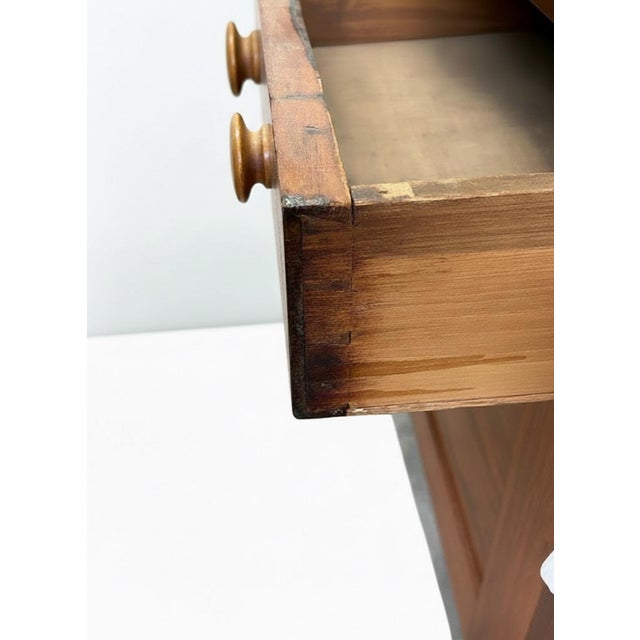 Early 19th Century American Butler’s Secretary Desk With Tiger Maple Interior For Sale In Greensboro - Image 6 of 8