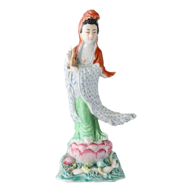 Chinese Porcelain Figurine of Guanyin For Sale