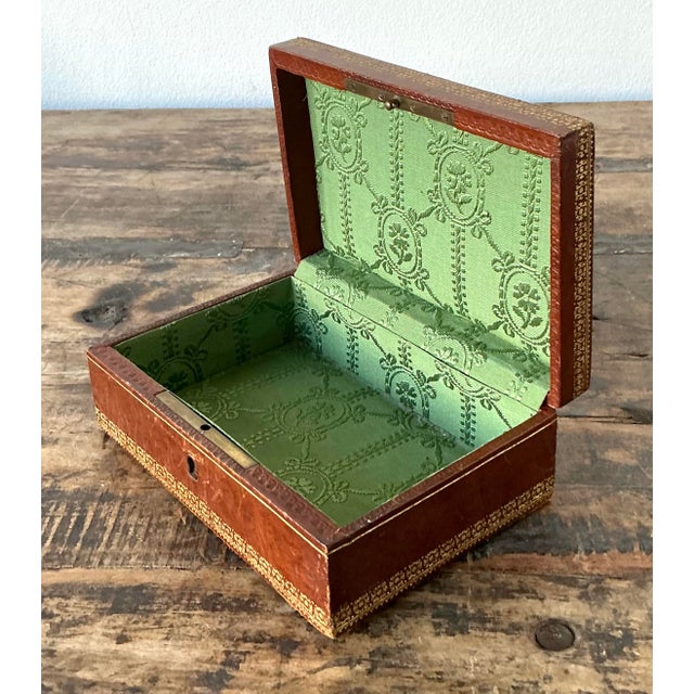 Vintage Boho Spaulding and Co. Gold Leaf Tooled Leather Box For Sale In West Palm - Image 6 of 12