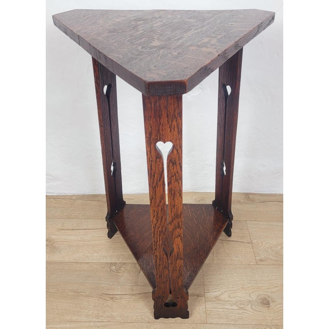 20th Century Arts and Crafts English Triangular Occasional Tripod Table, 1960 For Sale - Image 4 of 18