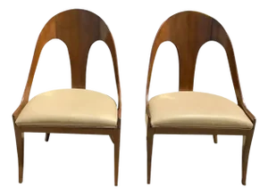 1990s Vintage Spoonback Chairs - A Pair