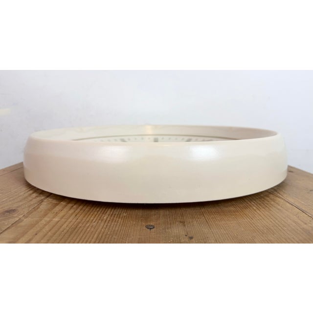 Large Industrial Bakelite Factory Wall Clock from Pragotron, 1960s For Sale - Image 10 of 18