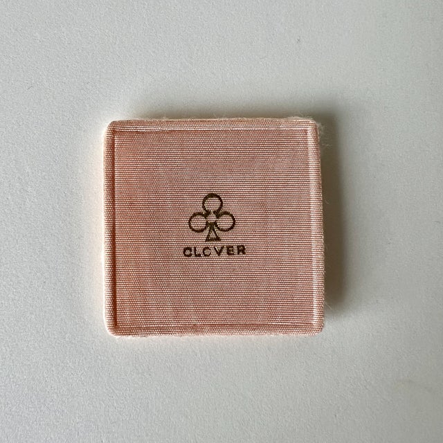 Vintage Musical Powder Compact with Automatic Movement from Clover For Sale - Image 17 of 18