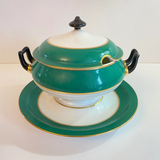 Vintage 1990s Green & White Gilded Lidded Sauce Boat With Underplate For Sale In Richmond - Image 6 of 6