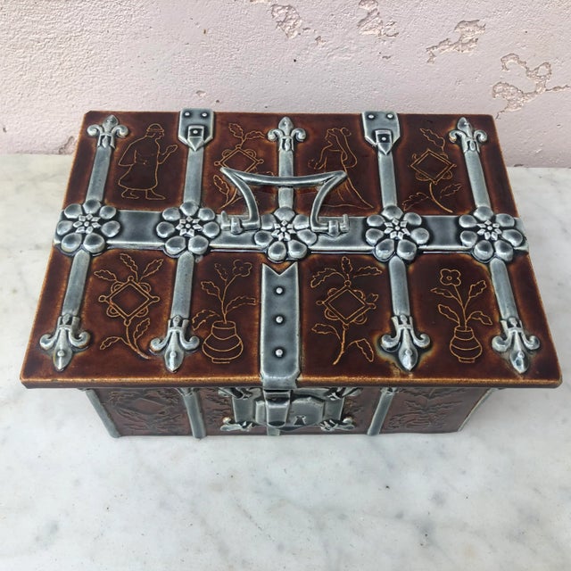 Renaissance 19th Century Majolica Jewel Box Choisy Le Roi For Sale - Image 3 of 8