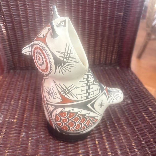 1990s Mata Ortiz Owl Effigy With Polychrome Decoration For Sale - Image 4 of 5