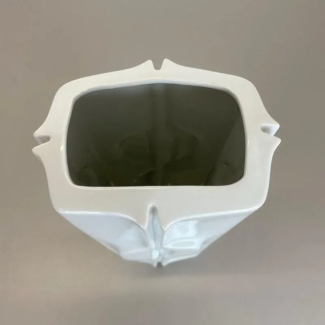 White Large Op Art German Porcelain Vase from Fürstenberg Ceramics, Germany, 1970s For Sale - Image 8 of 18