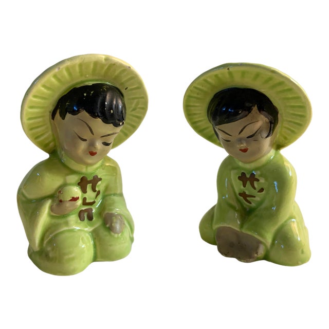 1940 Chinoiserie Salt and Pepper Shakers - Set of 2 For Sale