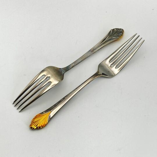 Yamazaki "Monique Gold" Gold Accent Stainless Flatware Set - 61 Pieces (Service for 12 With Storage Case) Vintage 1980's/1990's For Sale - Image 10 of 18