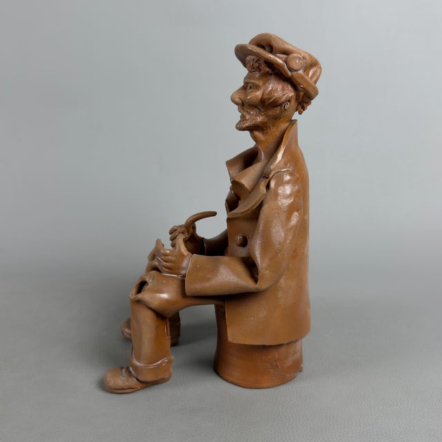 Artisanal Italian Terracotta Sculpture of Man with Pipe, Apulia, 20th Century For Sale - Image 4 of 11