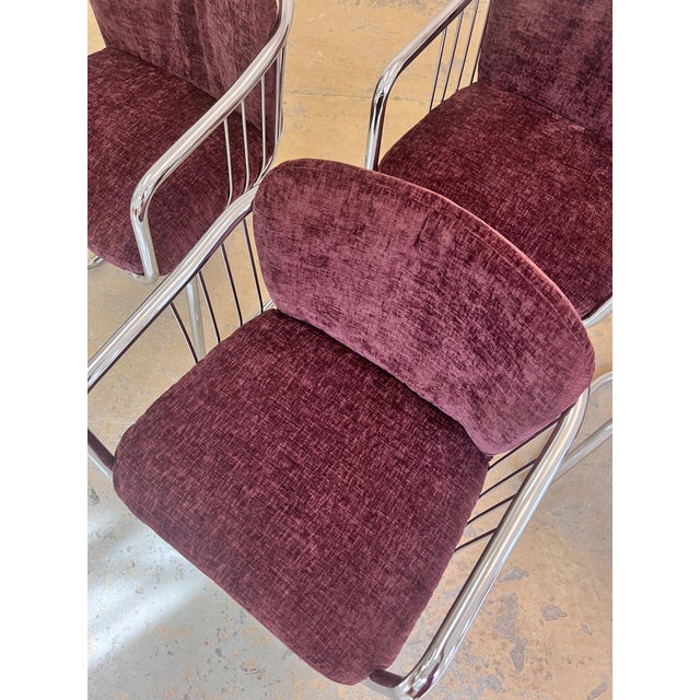 Cantilever chair by Gastone Rinaldi – Chrome with new purple upholstery. Elegant cantilever chair with a chrome-plated...