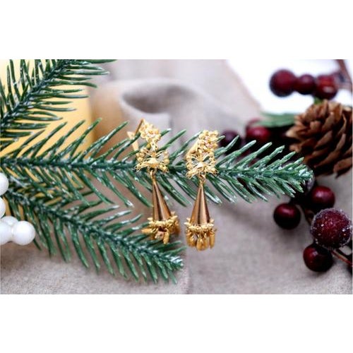 Filigree Gold Earrings with Articulated and Tilting Pendants, Set of 2 For Sale - Image 3 of 8