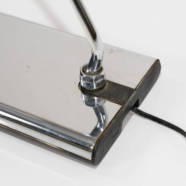 A vintage mid-century modern chrome desk (table) lamp by Koch + Lowy. 21" x 21" x 6" (Height x Width x Depth).