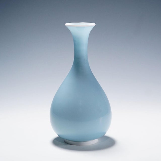 Mid-Century Modern Tomaso Buzzi for Venini Vase in Light Blue and Lattimo Glass Ca. 1933 For Sale - Image 3 of 7