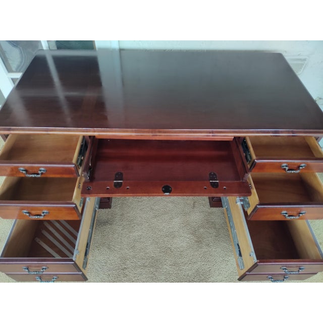 Hooker Leesburg Executive Desk For Sale - Image 13 of 14