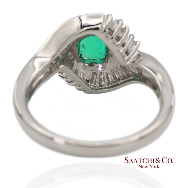 Gia Certified Solid Platinum 900 Natural Diamond and Natural Emerald Ring, Size 6.5 For Sale In New York - Image 6 of 12
