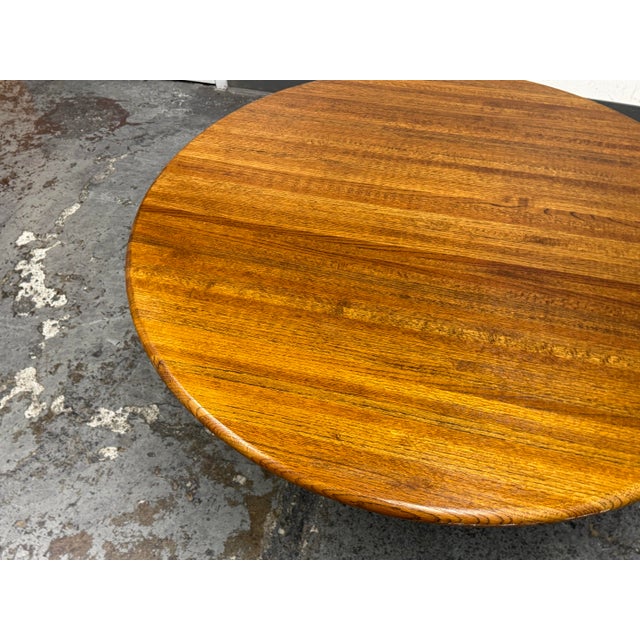Wood American Modern Round Wood Coffee Table, Mid 20th Century For Sale - Image 7 of 12