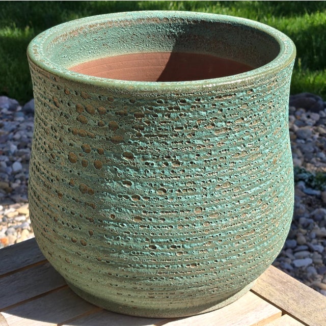 Late 20th Century Ribbed Pottery Planter With Green Volcanic Lava Crater Glaze For Sale - Image 4 of 18