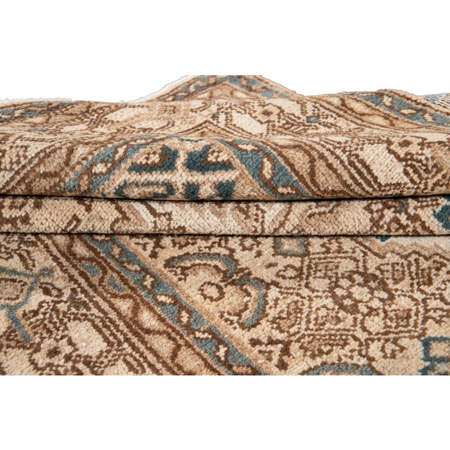 Early 20th Century Vintage Handmade Beige Medallion Wool Rug For Sale In New York - Image 6 of 9