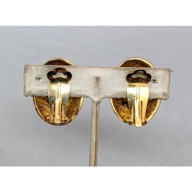 Brown Vintage Signed Alexis Kirk Oval Goldtone Faux-Tiger's Eye Clip Earrings- 2 Pieces For Sale - Image 8 of 9