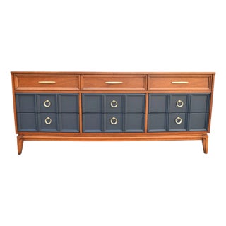Mid 20th Century Mid-Century Modern Dixie Black and Walnut Sideboard / Dresser For Sale