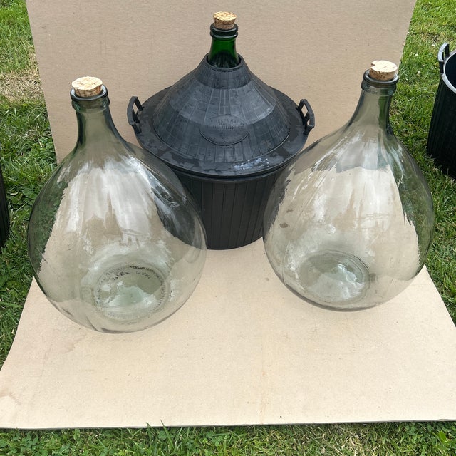 Traditional Mid 20th Century Original Ambrosio Three-Piece Glass 14 Gallons Demijohn & Carboys in a Plastic Basket Italy For Sale - Image 3 of 12