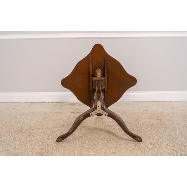 1960s Pair Kittinger Colonial Williamsburg Cw-20 Tilt Top Tables For Sale - Image 14 of 18