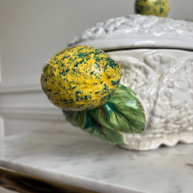 Mid 20th Century Vintage Italian Majolica Lemon Motif Soup Tureen For Sale In Chicago - Image 6 of 12