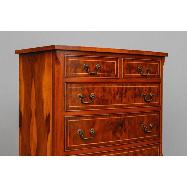 English Chest of Drawers in Yew, Late 20th Century For Sale - Image 5 of 18