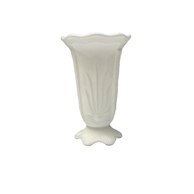 Mid-Century Modern Vintage Mid-Century Fenton Milk Glass Vase For Sale - Image 3 of 6