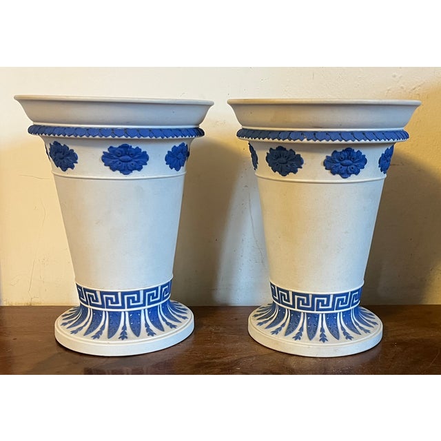 Neoclassical English Regency Wedgwood Smear Glaze Jasperware Vases or Urns Circa 1820 - A Pair For Sale - Image 3 of 17