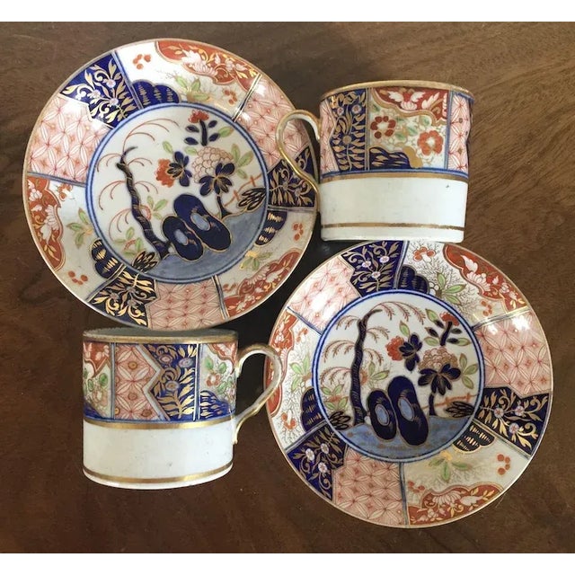 Mid-Century Modern Early 19th Century Coalport Porcelain Imari Rock & Tree Tea Cups & Saucers - 4 Pieces For Sale - Image 3 of 11