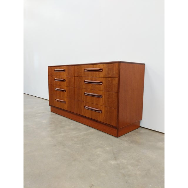 Authentic vintage mid century modern teak dresser / chest of drawers. "Fresco" series designed by Victor B Wilkins for G...