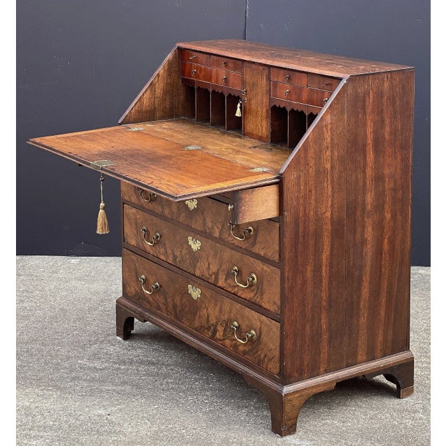 George III Bureau Desk or Secretary Chest From the 18th Century For Sale In Austin - Image 6 of 13