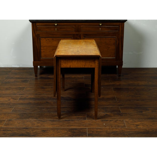 Brown American 19th Century Maple Drop-Leaf Table with Tapered Legs For Sale - Image 8 of 8