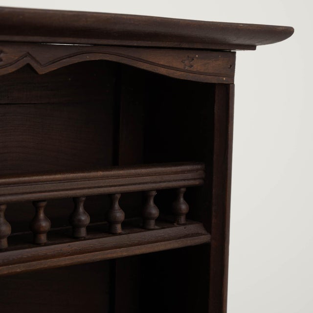 This highly eclectic piece takes influences from baroque to gothic to empire styles, sporting oriental reminiscences. This...