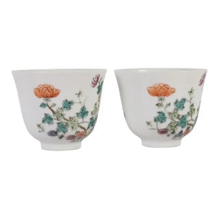 Antique Chinese Chien Lung Qianlong Porcelain Tea Cups - A Pair For Sale