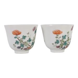 Antique Chinese Chien Lung Qianlong Porcelain Tea Cups - A Pair