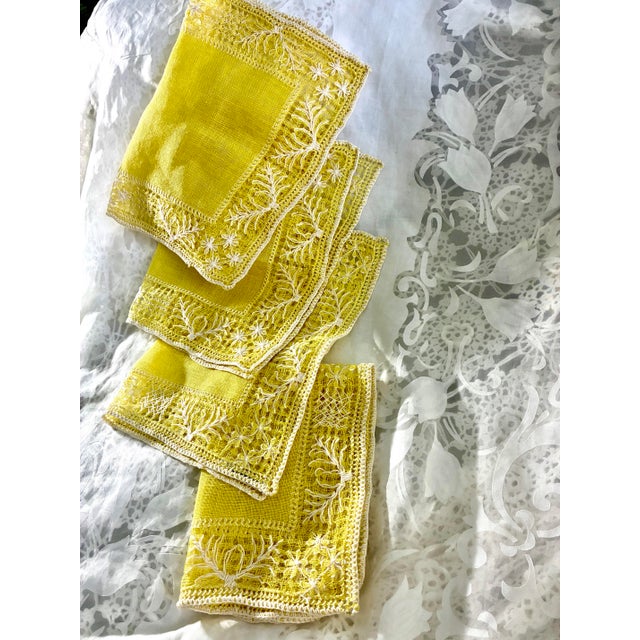 Vintage the Irish Linen Shop LTD Luxury Tablelinen Placemat & Doily or Napkins Made in Italy Set of 4 Pieces 100% Linen and Lace For Sale - Image 4 of 11